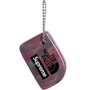 Supreme®/The North Face® Floating Keychain